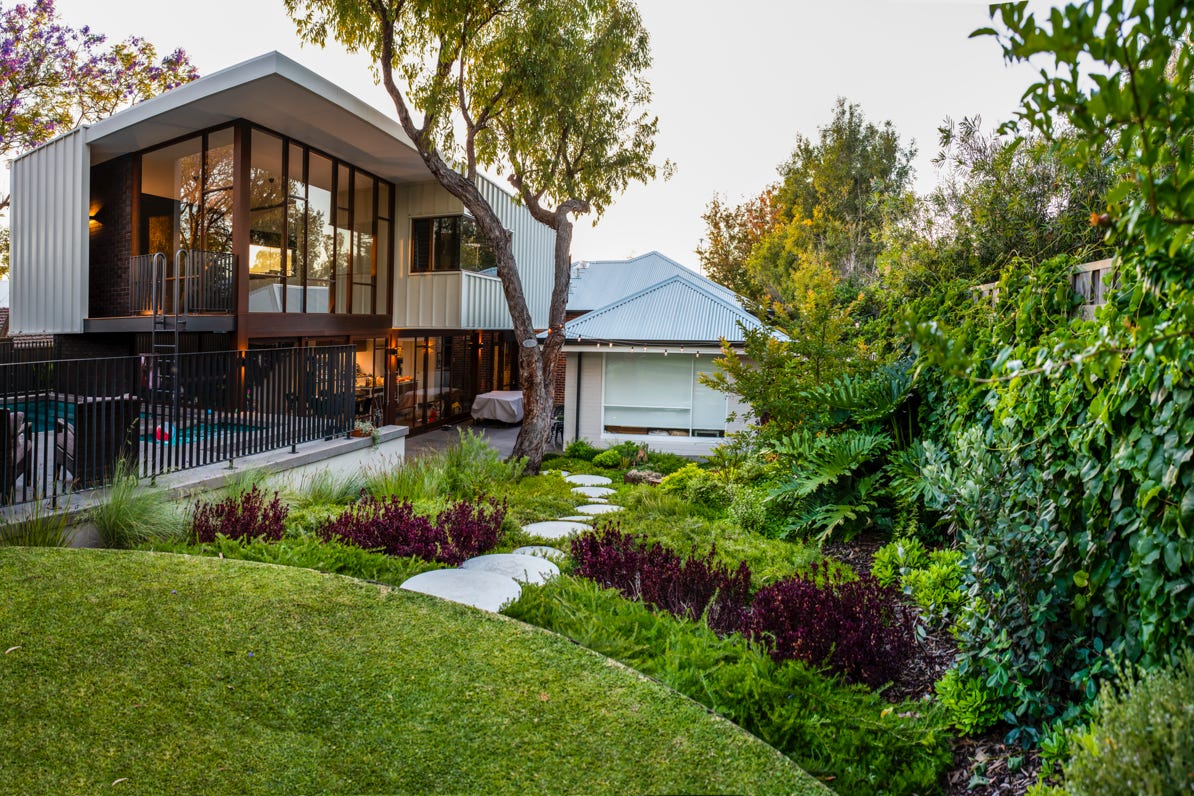 Corporate photography, corporate photographer perth, annual reports, business plans, infrastructure photography perth, mains roads, tunnel, construction, perth photographer, events, conferences, media events, industrial photographer, portraits, environmental portraits, mining photographer, mining photography, head shots,   garden photographer perth, garden photography perth