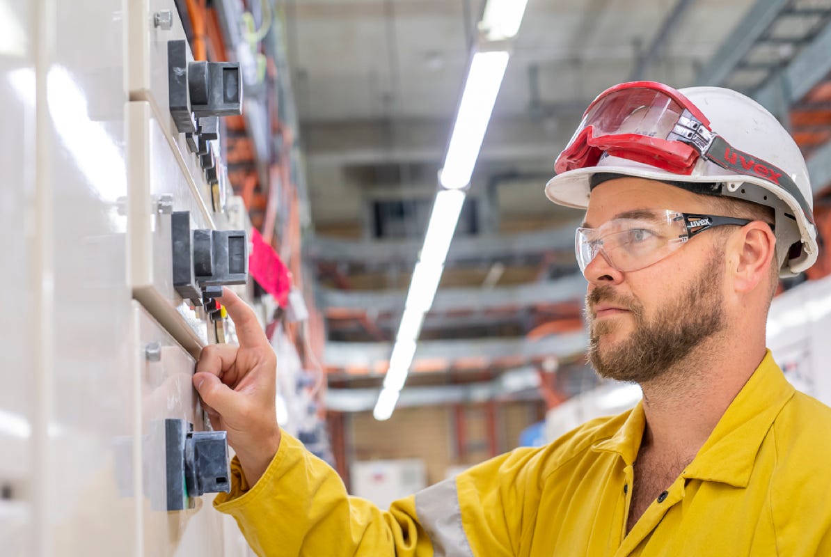 Corporate photography, corporate photographer perth, annual reports, business plans, infrastructure photography perth, mains roads, tunnel, construction, perth photographer, events, conferences, media events, industrial photographer, portraits, environmental portraits, mining photographer, mining photography, head shots,   