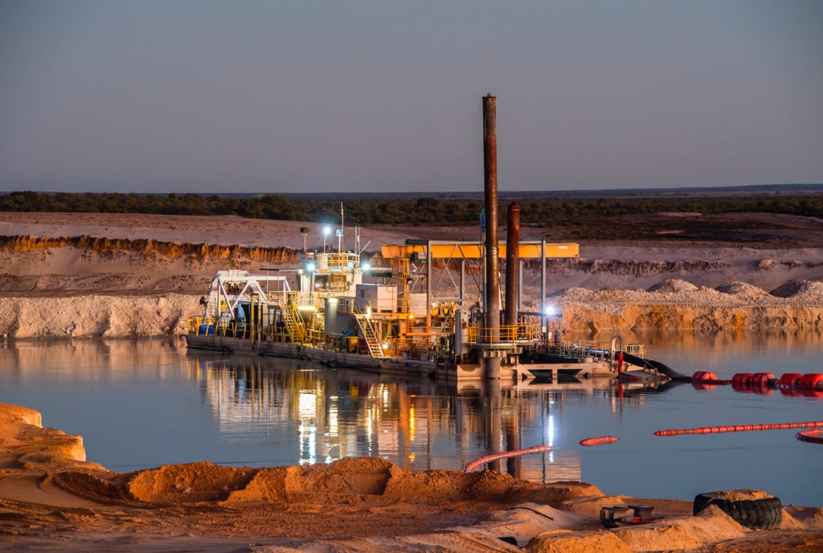 Corporate photography, corporate photographer perth, annual reports, business plans, infrastructure photography perth, mains roads, tunnel, construction, perth photographer, events, conferences, media events, industrial photographer, portraits, environmental portraits, mining photographer, mining photography, head shots,   